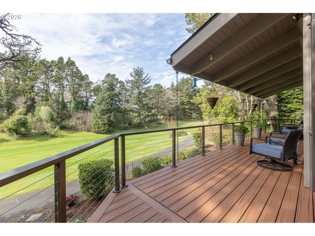4 FAIRWAY Ln, Gleneden Beach, OR 97388