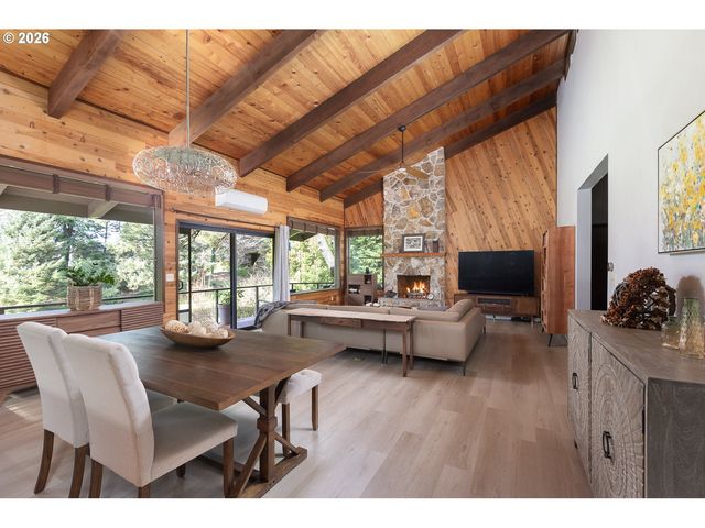 4 FAIRWAY Ln, Gleneden Beach, OR 97388