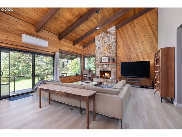 4 FAIRWAY Ln, Gleneden Beach, OR 97388