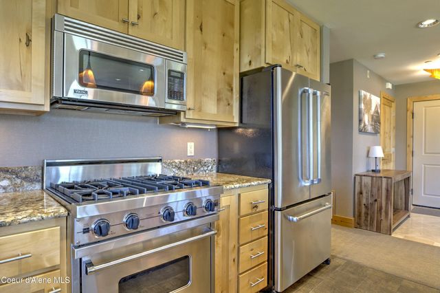 651 Dover Bay Parkway, 102 102, Dover, ID 83825