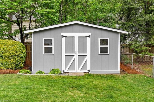 5122 Cheviot Road, Greensboro, NC 27455
