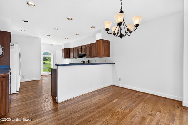 3205 W Mount Zion Rd, Crestwood, KY 40014