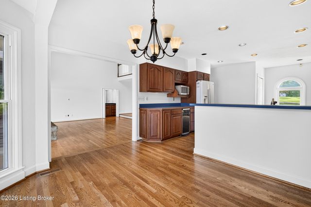 3205 W Mount Zion Rd, Crestwood, KY 40014