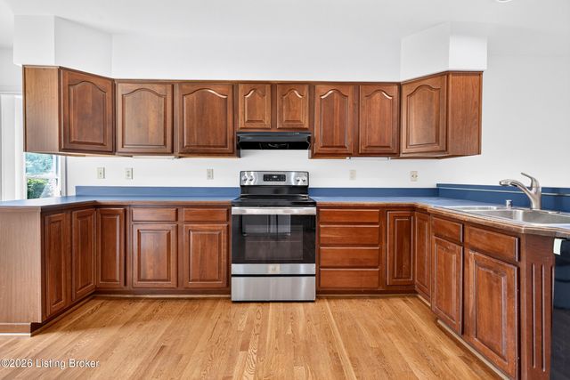 3205 W Mount Zion Rd, Crestwood, KY 40014