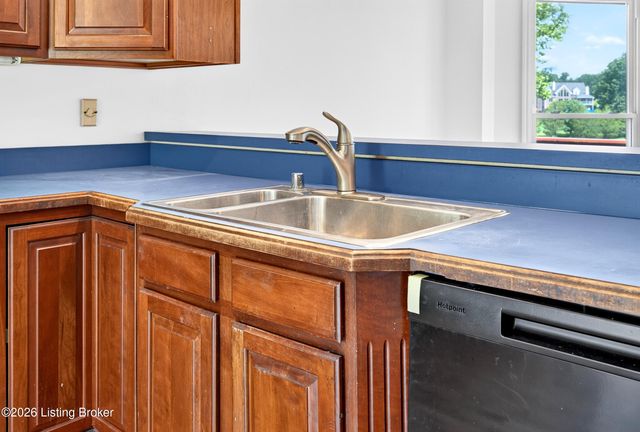 3205 W Mount Zion Rd, Crestwood, KY 40014
