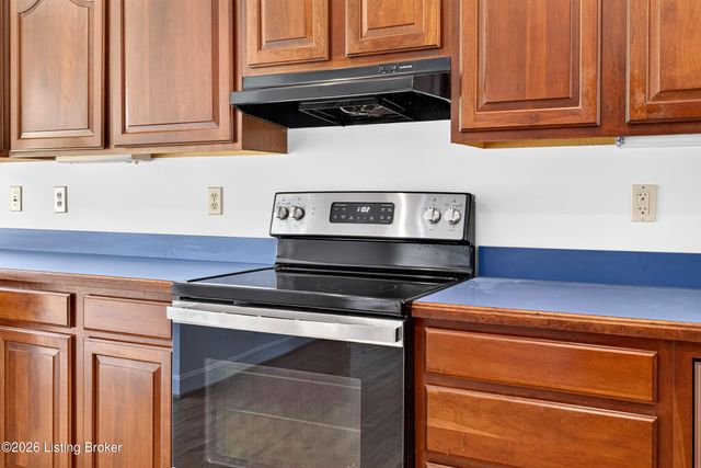3205 W Mount Zion Rd, Crestwood, KY 40014