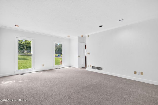 3205 W Mount Zion Rd, Crestwood, KY 40014