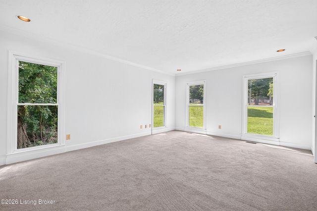 3205 W Mount Zion Rd, Crestwood, KY 40014