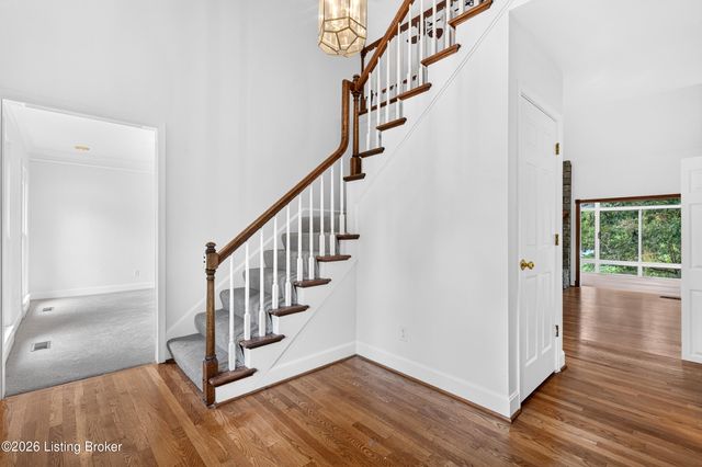 3205 W Mount Zion Rd, Crestwood, KY 40014