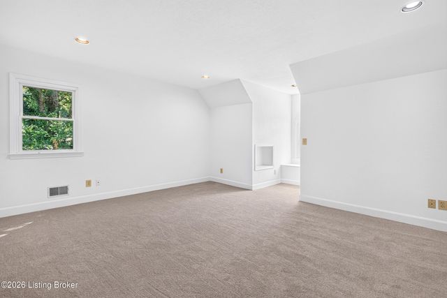 3205 W Mount Zion Rd, Crestwood, KY 40014