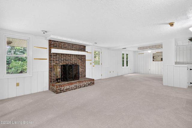 3205 W Mount Zion Rd, Crestwood, KY 40014