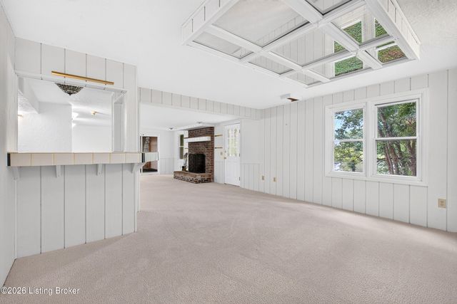 3205 W Mount Zion Rd, Crestwood, KY 40014