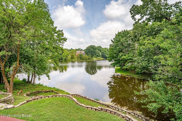 3205 W Mount Zion Rd, Crestwood, KY 40014