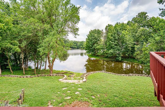 3205 W Mount Zion Rd, Crestwood, KY 40014