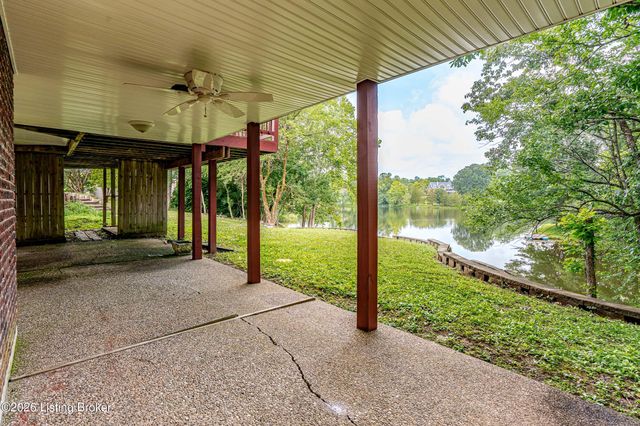 3205 W Mount Zion Rd, Crestwood, KY 40014