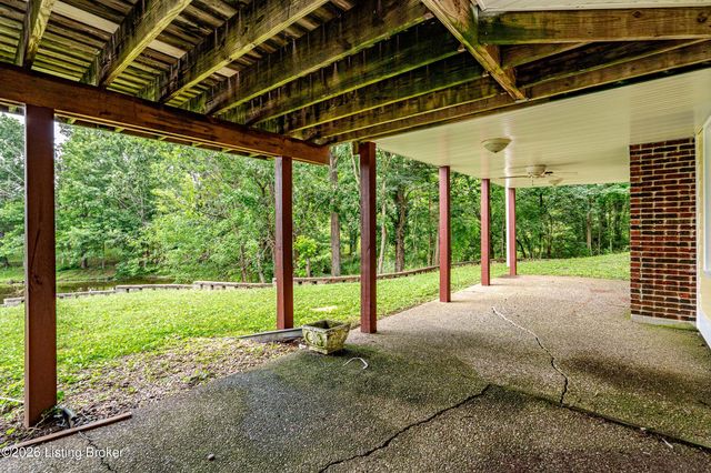 3205 W Mount Zion Rd, Crestwood, KY 40014