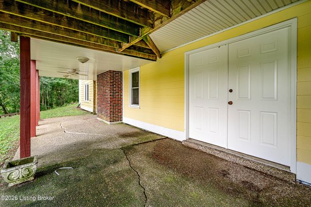 3205 W Mount Zion Rd, Crestwood, KY 40014