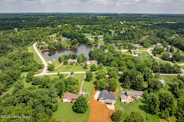 3205 W Mount Zion Rd, Crestwood, KY 40014