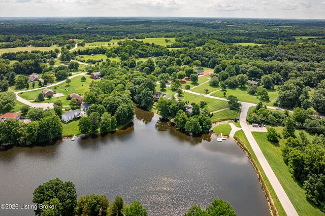 3205 W Mount Zion Rd, Crestwood, KY 40014