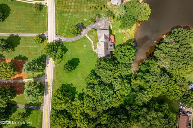 3205 W Mount Zion Rd, Crestwood, KY 40014