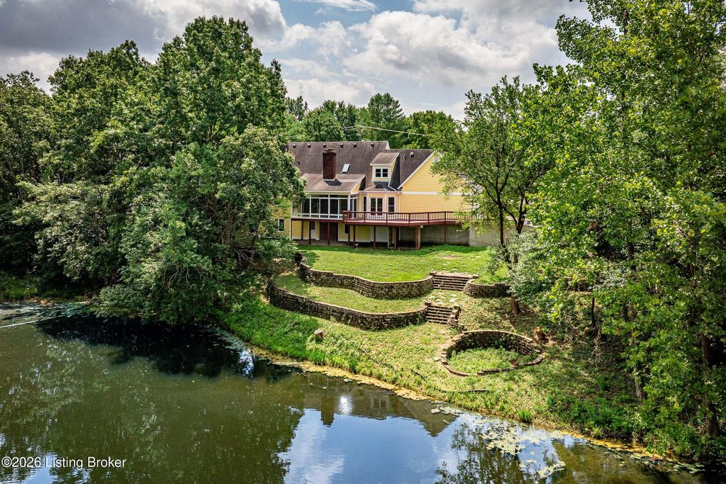 3205 W Mount Zion Rd, Crestwood, KY 40014