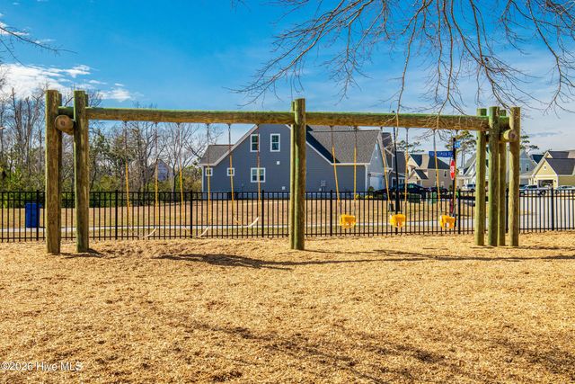 201 Lanyard Drive, Newport, NC 28570