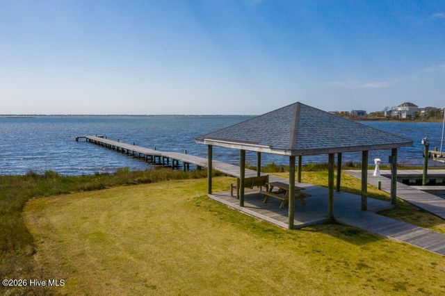 201 Lanyard Drive, Newport, NC 28570