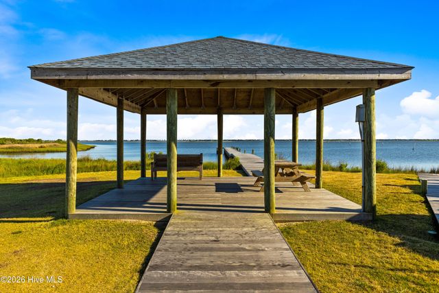 201 Lanyard Drive, Newport, NC 28570