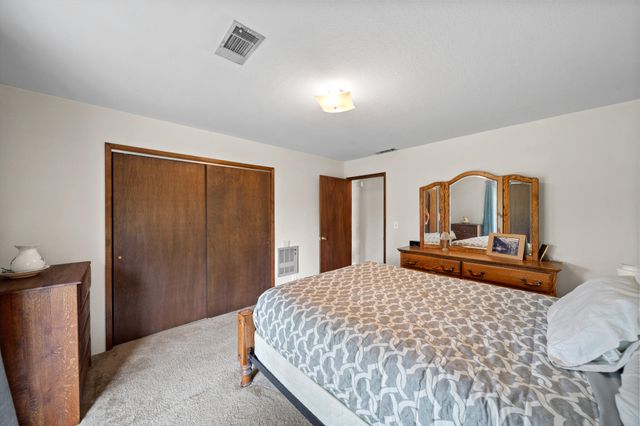 11865 Comstock Lane, Redding, CA 96003