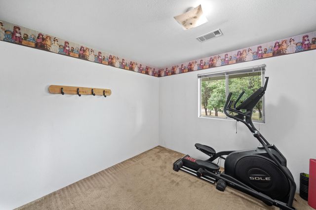 11865 Comstock Lane, Redding, CA 96003