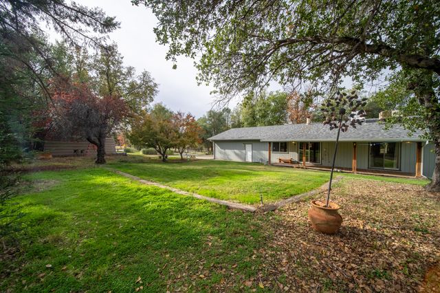 11865 Comstock Lane, Redding, CA 96003