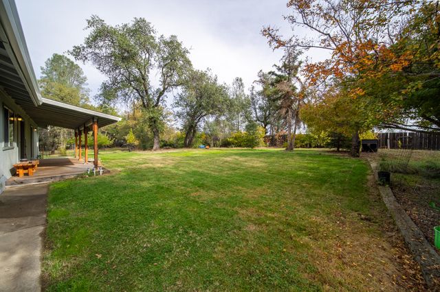 11865 Comstock Lane, Redding, CA 96003