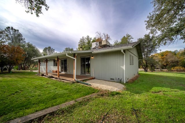11865 Comstock Lane, Redding, CA 96003