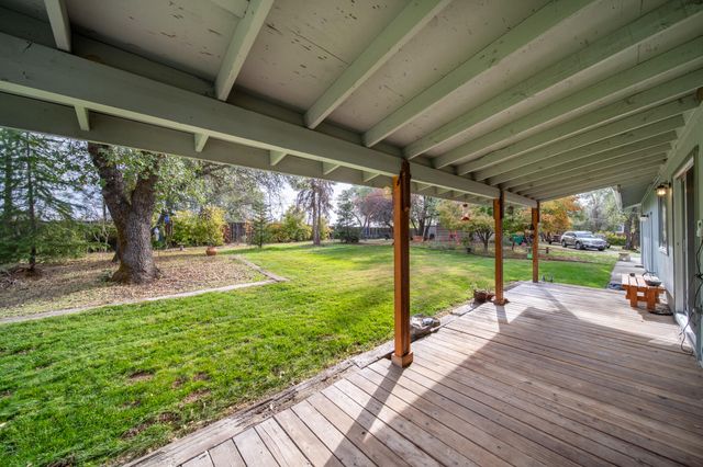 11865 Comstock Lane, Redding, CA 96003