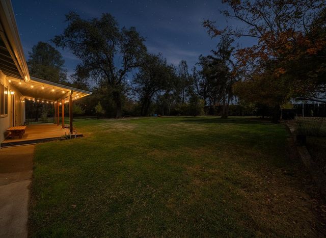 11865 Comstock Lane, Redding, CA 96003