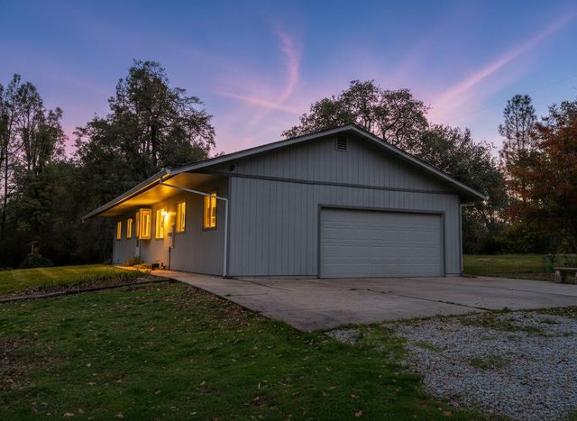 11865 Comstock Lane, Redding, CA 96003