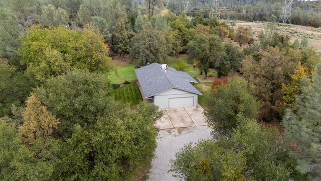 11865 Comstock Lane, Redding, CA 96003