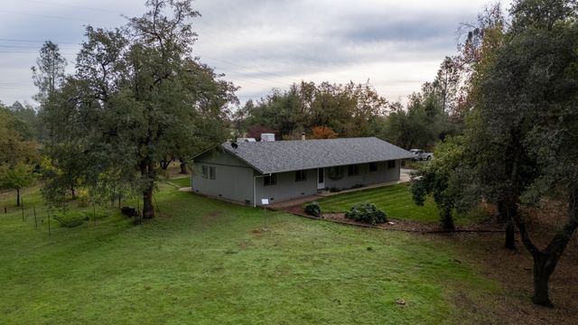 11865 Comstock Lane, Redding, CA 96003