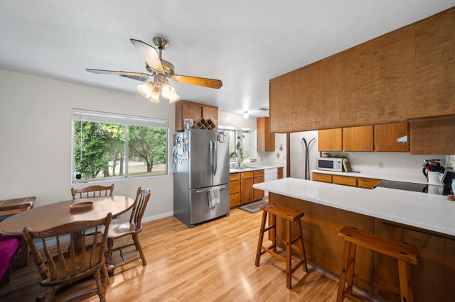 11865 Comstock Lane, Redding, CA 96003