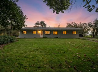 11865 Comstock Lane, Redding, CA 96003