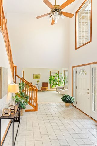 311 Briarwood Lane, Algonquin, IL 60102