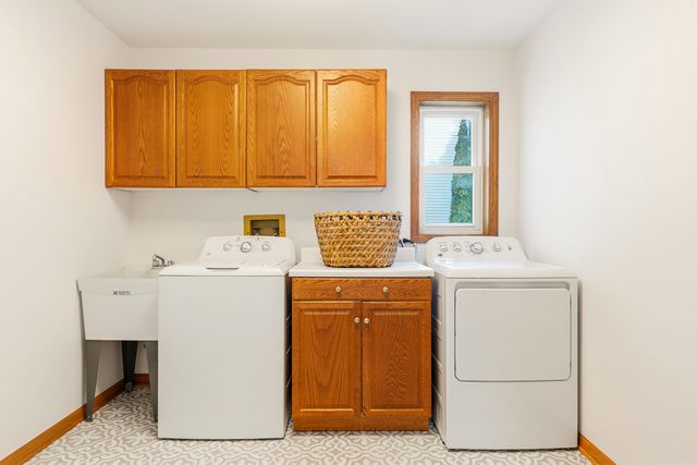 311 Briarwood Lane, Algonquin, IL 60102