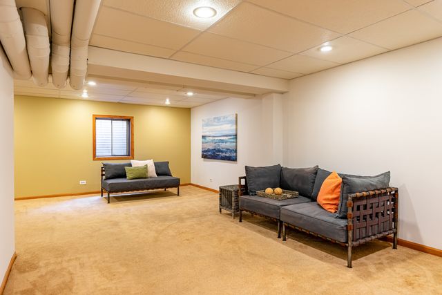 311 Briarwood Lane, Algonquin, IL 60102