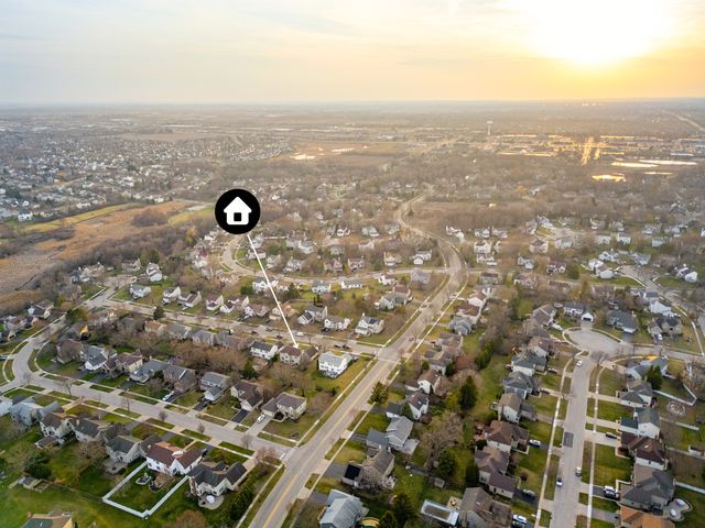 311 Briarwood Lane, Algonquin, IL 60102