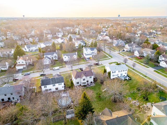 311 Briarwood Lane, Algonquin, IL 60102