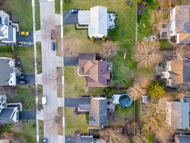 311 Briarwood Lane, Algonquin, IL 60102