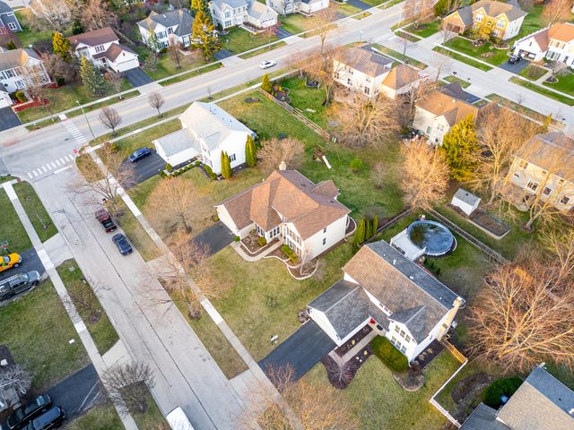 311 Briarwood Lane, Algonquin, IL 60102