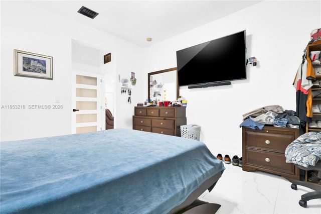 64 SW 15th Ter, Homestead, FL 33030