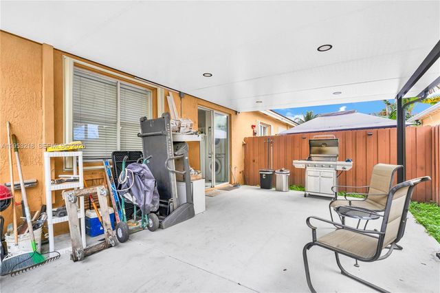 64 SW 15th Ter, Homestead, FL 33030