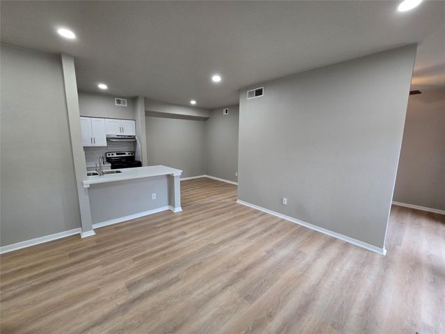 1818 Augusta Drive 15, Houston, TX 77057